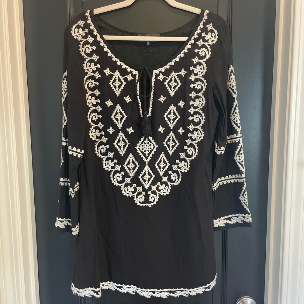 Lulu’s embroidered boho dress - Picture 3 of 5